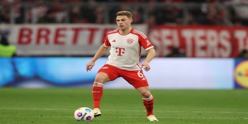 Joshua Kimmich sở hữu kỹ thuật và giàu kinh nghiệm thi đấu